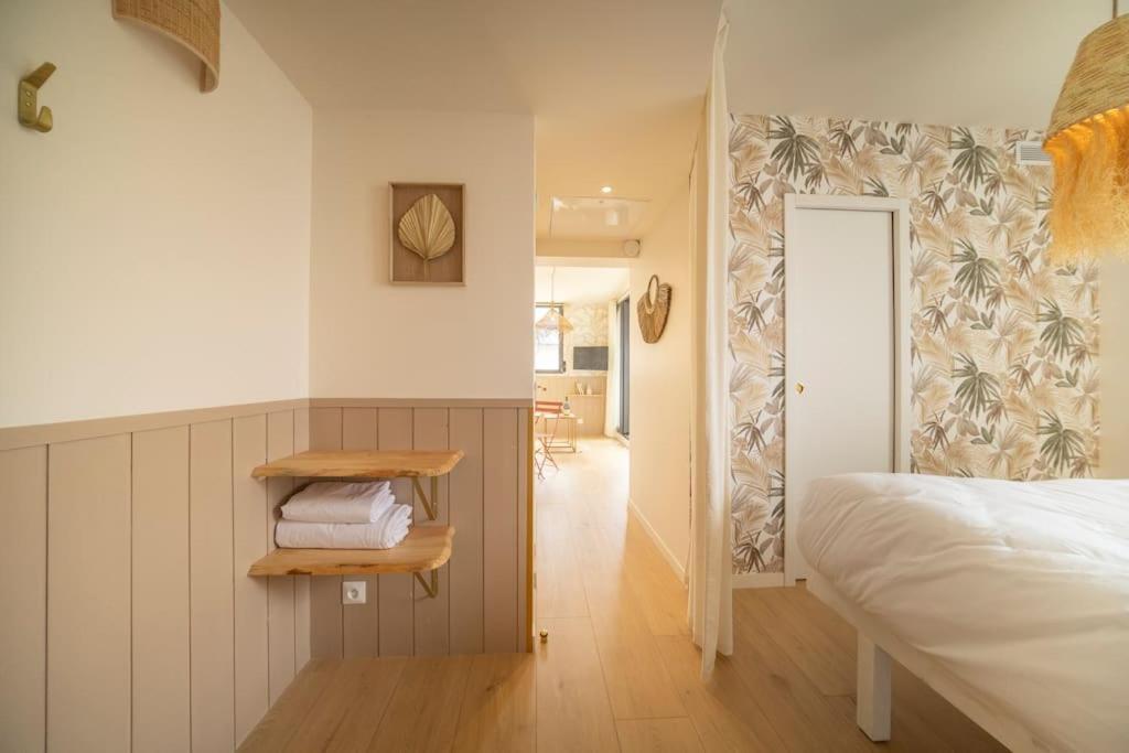 Apartment & 